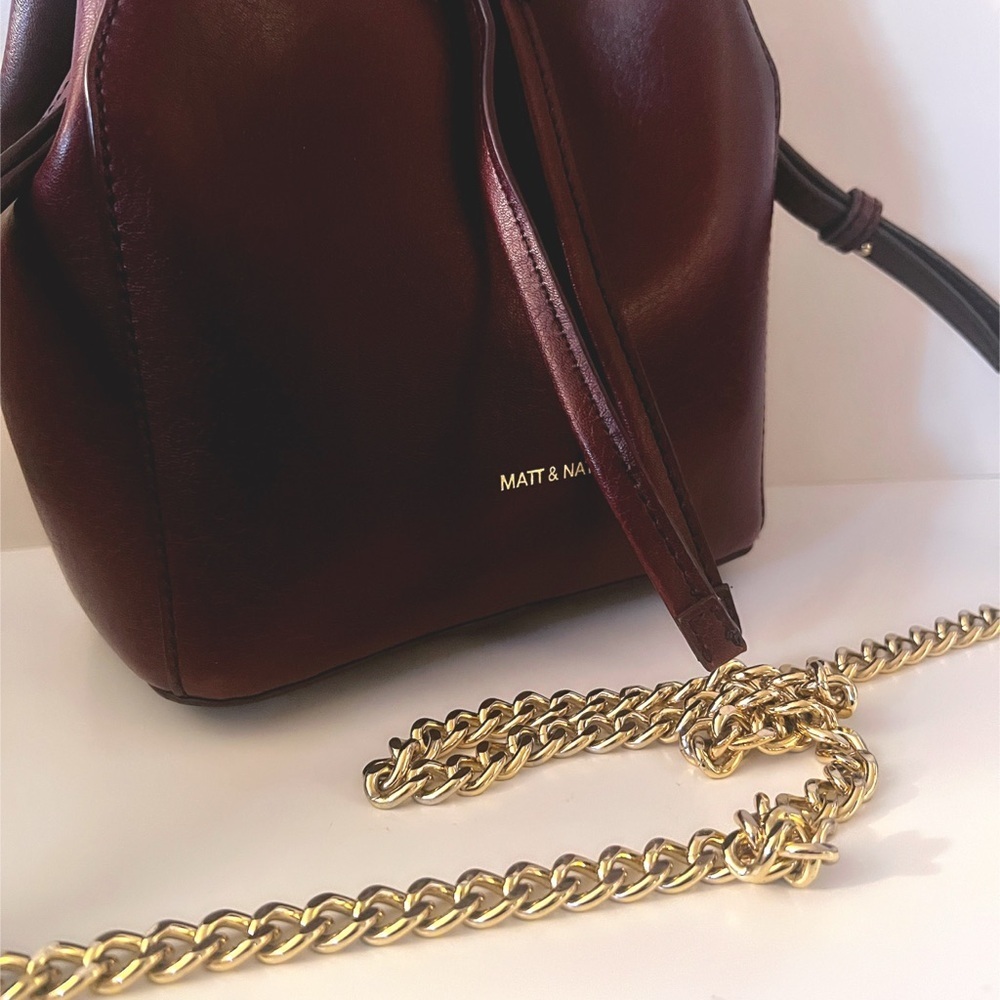 Matt & Nat Burgundy Bucket Bag - Picture 5 of 9